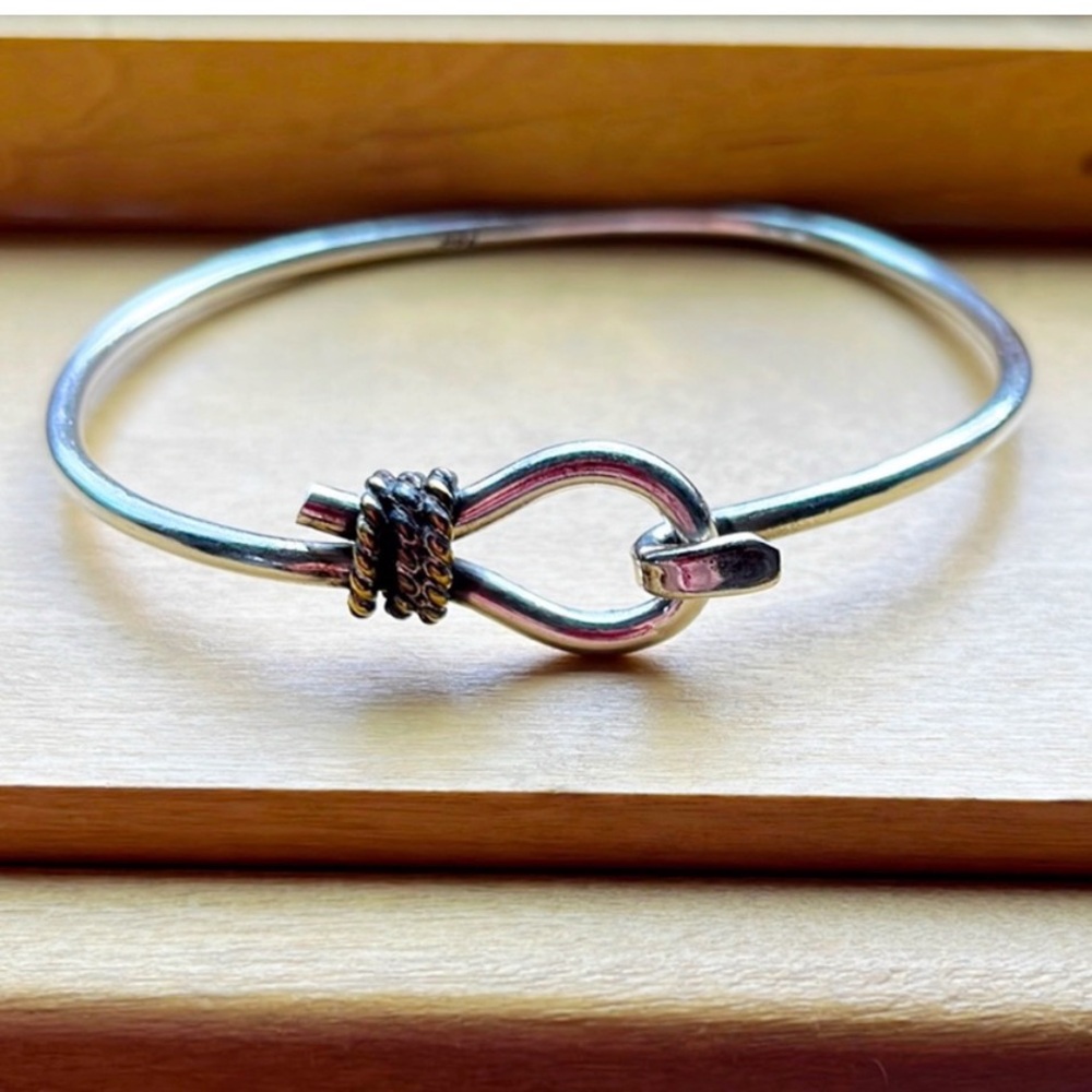 925 Sterling Silver Knot Hook Bangle Bracelet - Silver